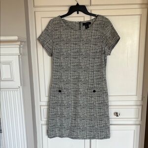 Elegant Gray “Tweed” Dress Stretch Knit by Tahari size 12